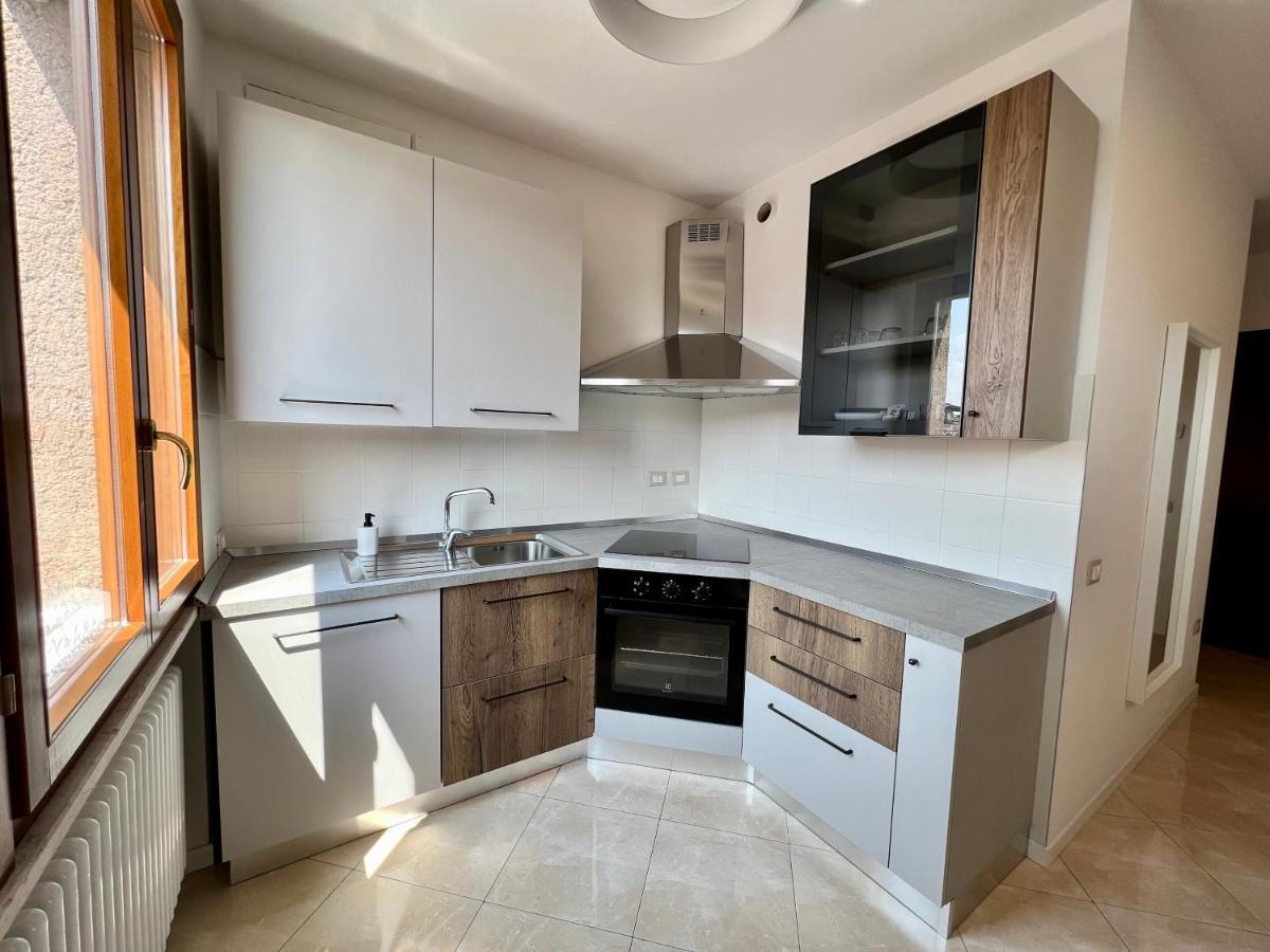 Beija Flor-Trilocale Piazza Garibaldi N18 Desenzano del Garda Exterior foto